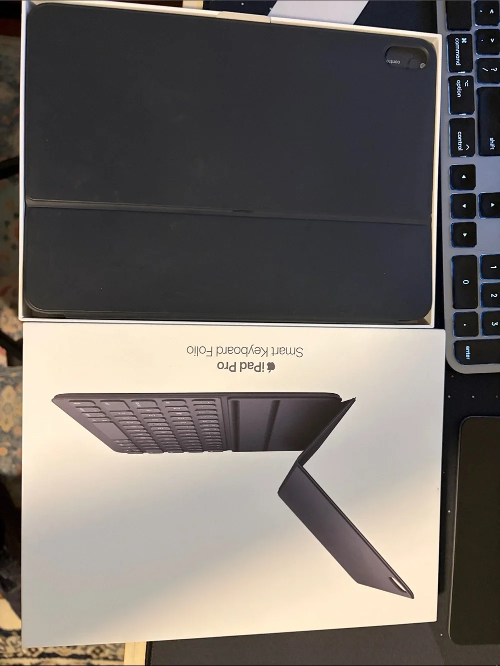 Apple Smart Keyboard Folio - Black ipad pro ipad air 11” 11 inch